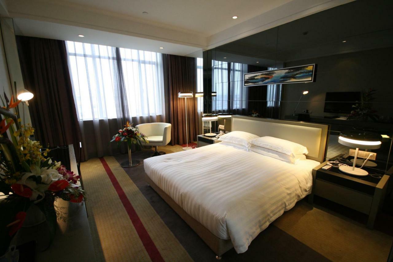Four Seasons Rayli Hotel Ningbo Exterior photo